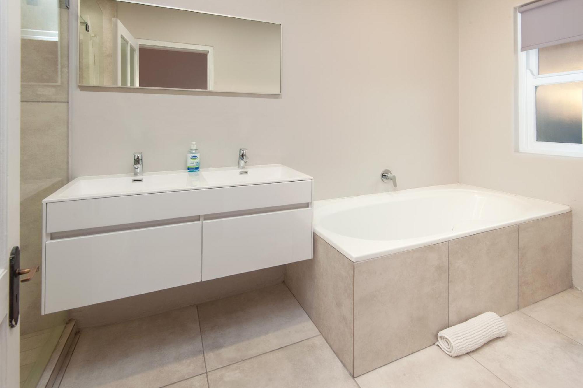 Villa Blu Guesthouse Херманус Екстериор снимка